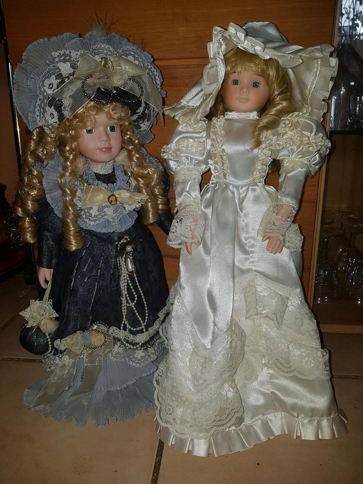 2 schöne Porzellan-Puppen in Maring-Noviand