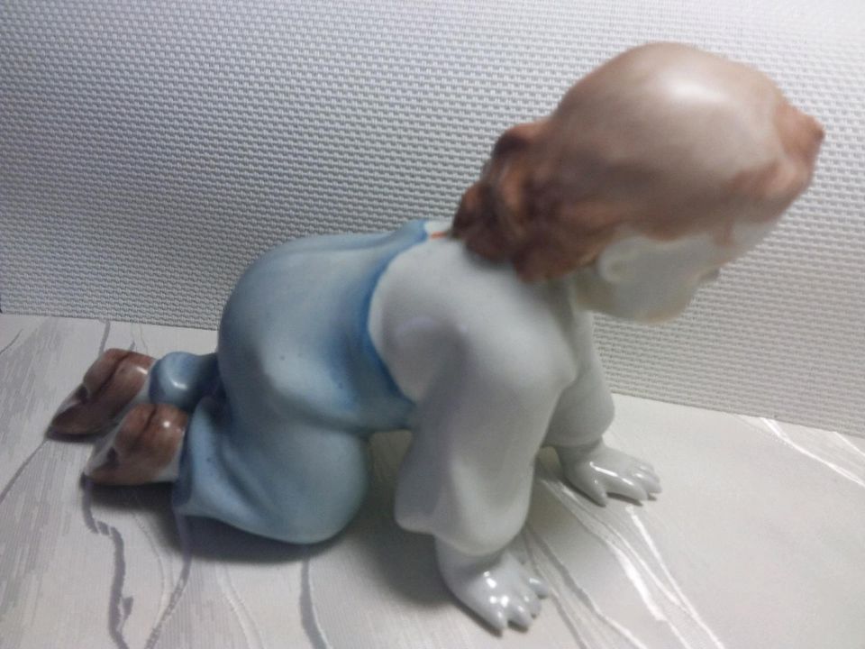 alte Porzellan/figur Baby Sammler für große Puppen/stube Vitrine in Karlsruhe