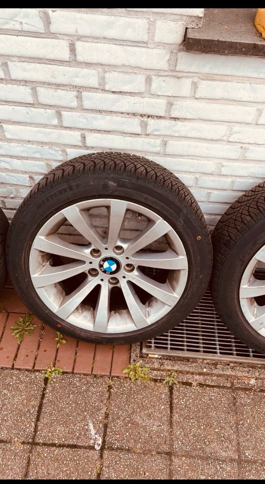 Alwetterreifen Größe 225/45 R17 auf Orginal bmwalufelgen in Beelen