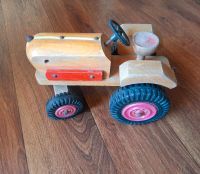 Holzspielzeug altes Spielzeug Holz DDR Traktor Bulldog Gebraucht Sachsen - Reichenbach (Vogtland) Vorschau