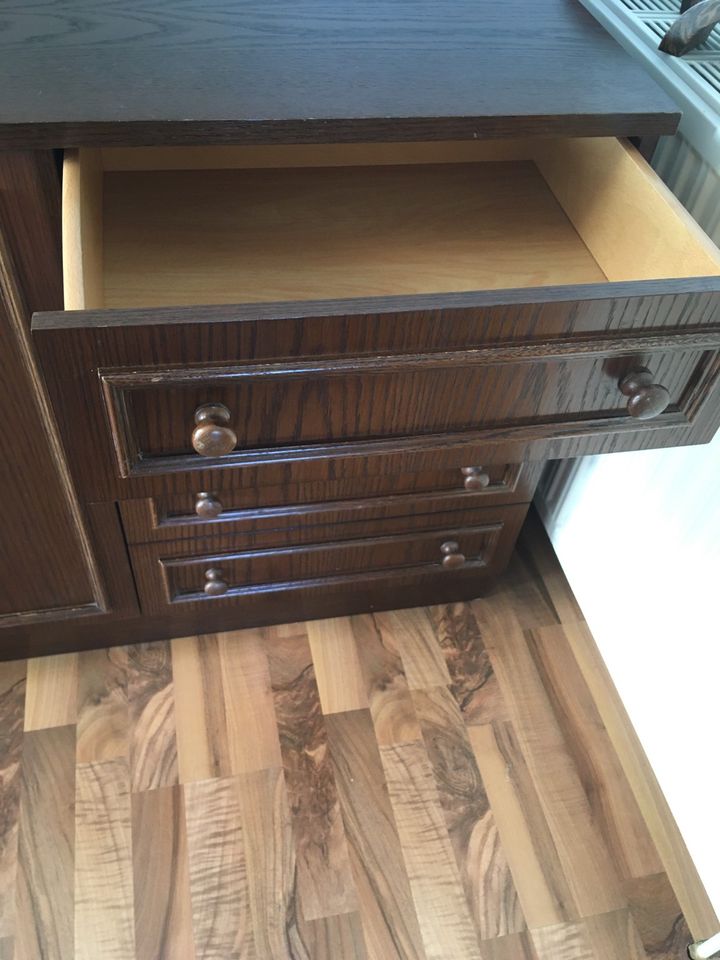 Kommode Schrank Sideboard Holz dunkelbraun in Helbigsdorf