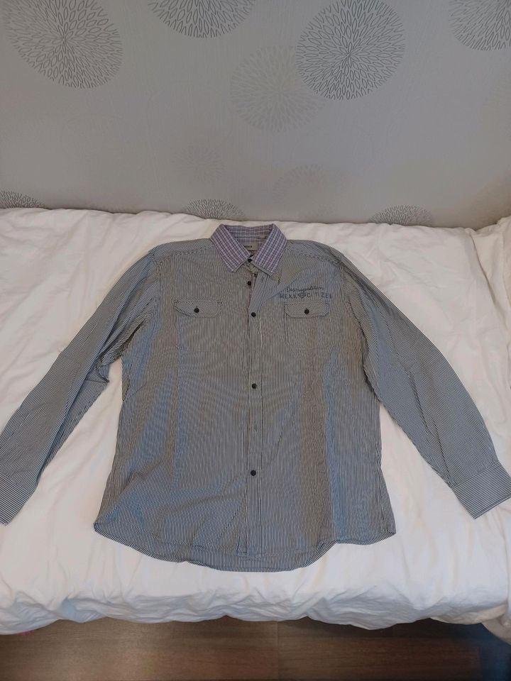 Hemden und Pullover für Herren in XXL (17 Stück) in Frankfurt am Main