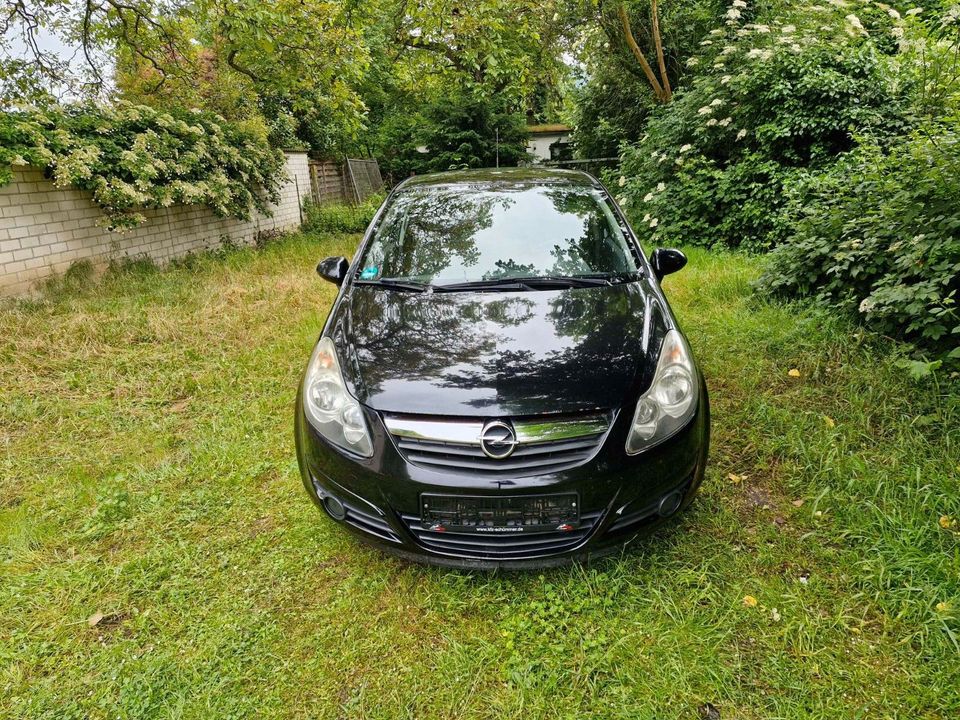 Opel Corsa D Edition "111 Jahre" in Koblenz