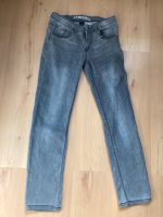 Jeans Schwarz/Grau Gr. 164 - Neuwertig Niedersachsen - Garbsen Vorschau