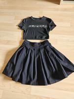 Faltenrock mit T-Shirt schwarz Größe XS Niedersachsen - Bückeburg Vorschau