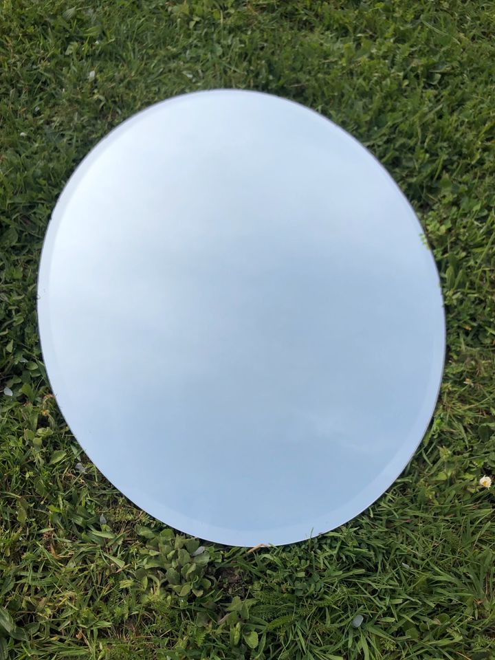 Ovaler Spiegel in Bechhofen