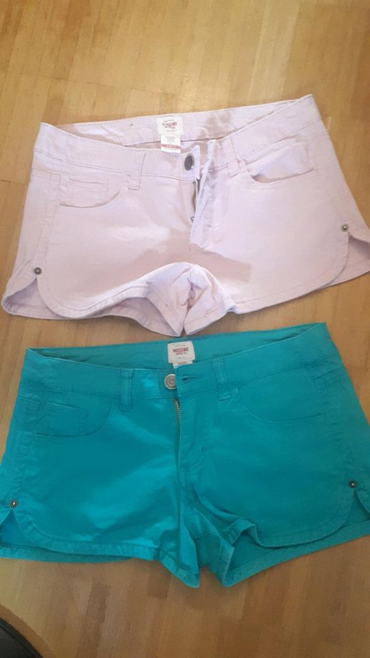 2x Hotpants/Jeansshorts Gr. 36 in München