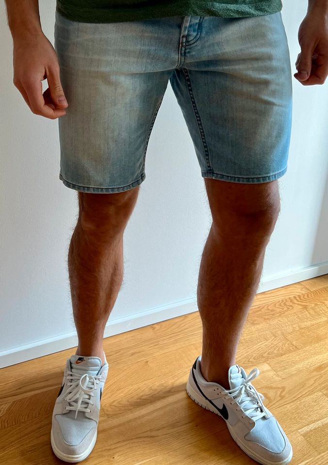 Cheap monday Shorts Jeans 32 in Frankfurt am Main