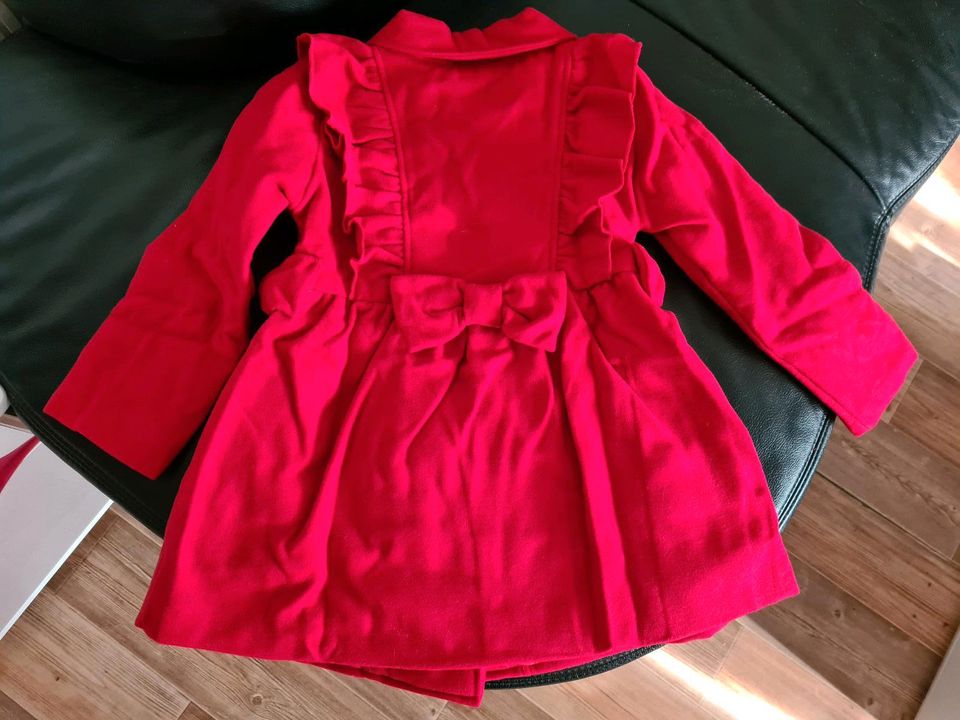 Kinder Mädchen Mantel in Rot Größe 116 in Seesen