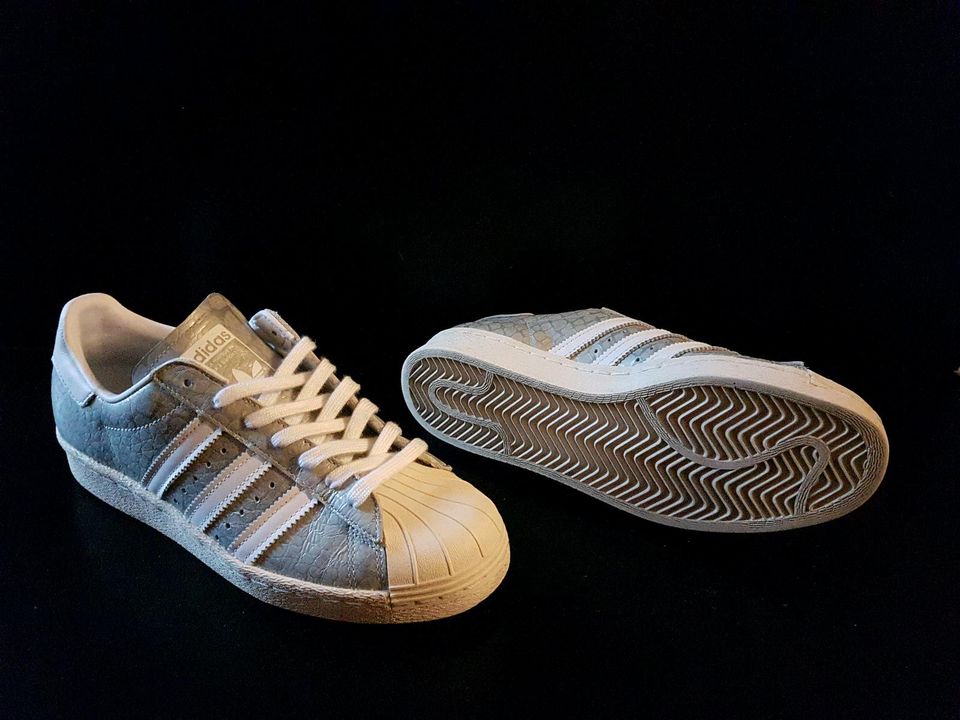 Adidas Superstar 80s metalic silber snake leather in Burgdorf