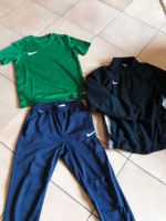 Nike- Paket*Sport**Shirt,Hose,Jacke**Training* Größe 134-158 Niedersachsen - Walsrode Vorschau