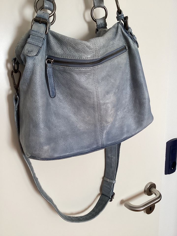 Freds Bruder Handtasche Hobo Bag blau grau Schultertasche Leder in Leverkusen