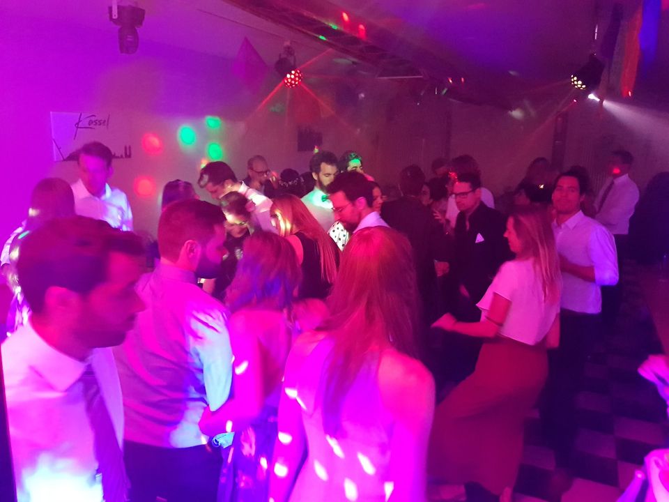 DJ für Hochzeiten, DJ für Geburtstag und Firmenfeier Mobiler DJ in Bad Wünnenberg