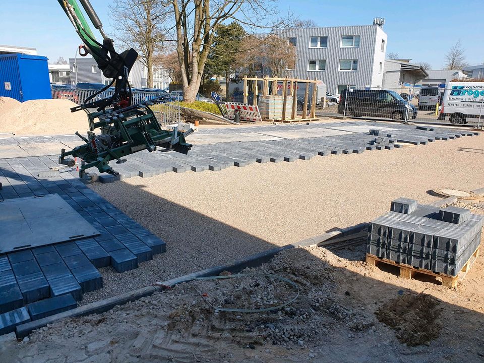 Pflasterarbeiten Beton Steine Maschine Verlegung Gartenwege in Tornesch