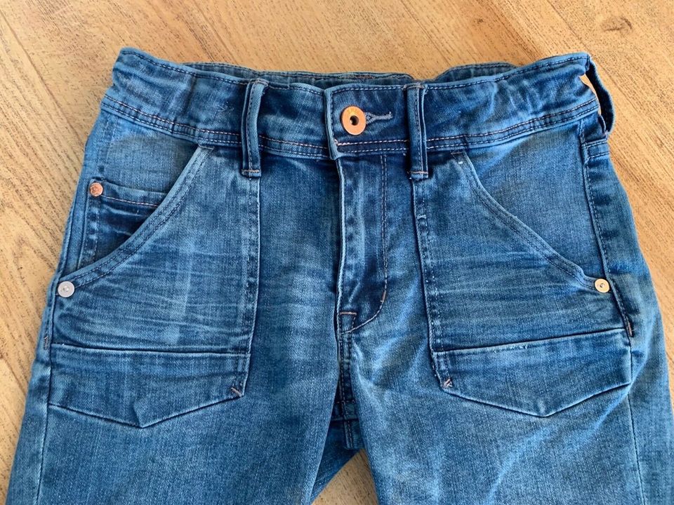 Caprihose / Jeans / Hose in 3/4-Länge für Mädchen, H&M, Gr. 134 in Bad Fallingbostel