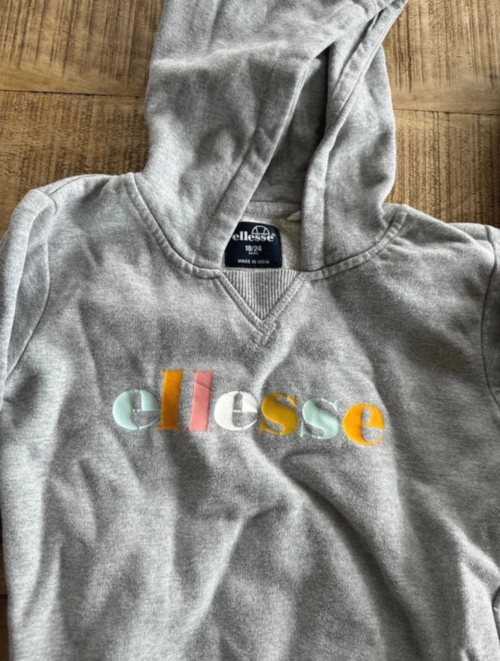 Ellesse Joggingsanzug, unisex, Gr. 86 (18-24 Monate) in Dortmund