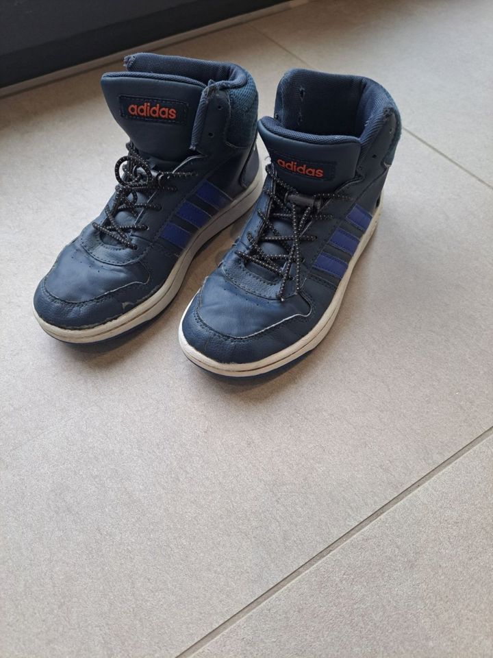 Adidas Schuhe, Stiefel, Sportschuhe, Jungen Größe 34 in Schöntal