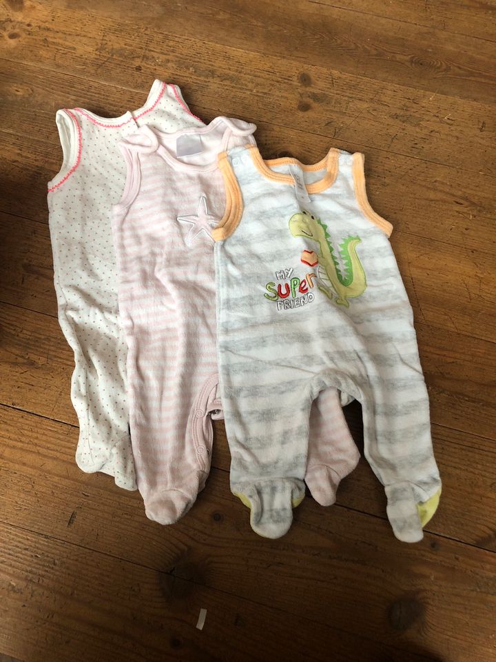Neugeboren Kleidung ( Paket ) in Tirschenreuth