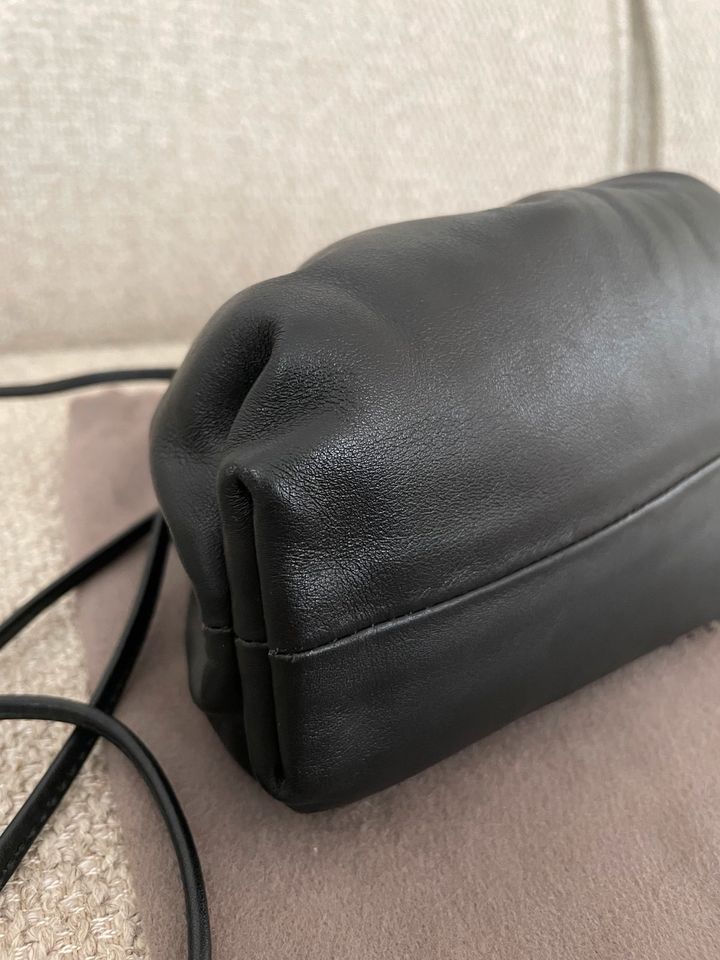 ❤️ORIG BOTTEGA VENETA MINI POUCH SCHWARZ WIE NEU ❤️ in Hamburg