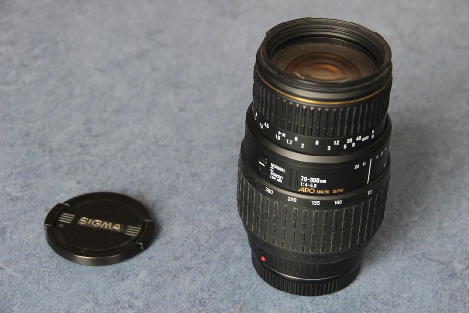 Sigma APO Macro Super 70-300 1:4 -5.6 Sony A-Mount Objektiv lense in Jena