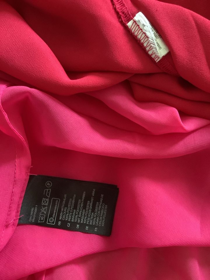 38 Blusen magenta himbeere rosenholz H&M in Berlin