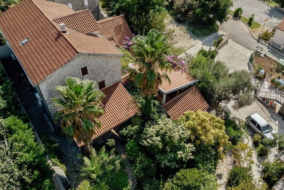Renoviertes Stein haus mit 7 Wohnungen im historischen Risan, Kotor - Immobilien ID: IM3381-W in Reichshof