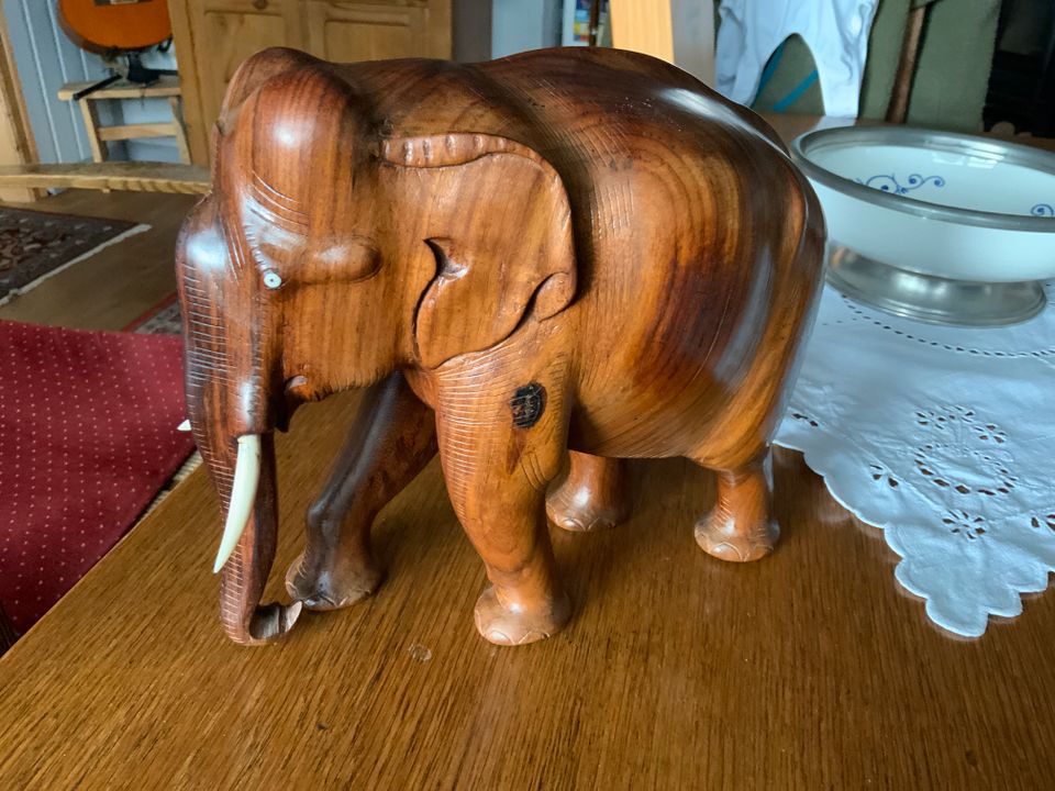 Elefant, Holz, Afrika, groß 26 x 21 cm in Bremen