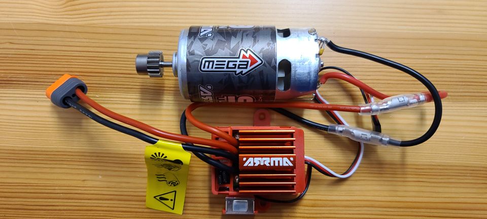 Neue Motor Regler Combo Brushed von Arrma Spektrum in Schwerte