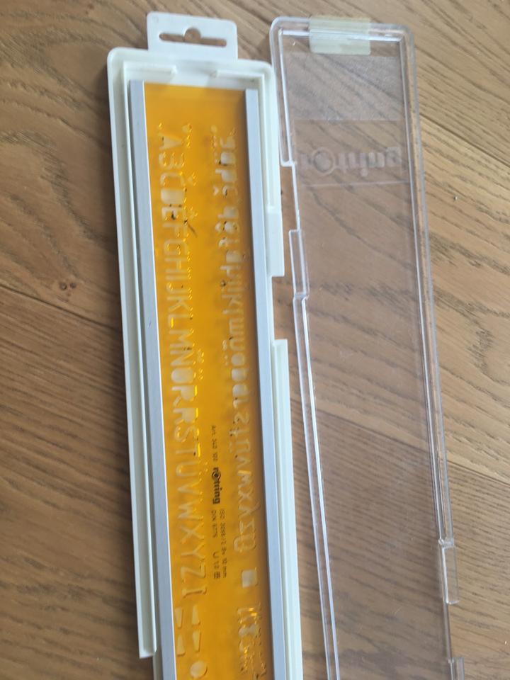 Schriftschablone 10 mm Rotring | ISO 3098/1 | DIN 6776 gebraucht in Berg