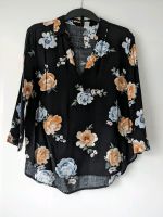 Schwarze Bluse mit Blumenmuster von H&M Gr. 36 Nordrhein-Westfalen - Radevormwald Vorschau