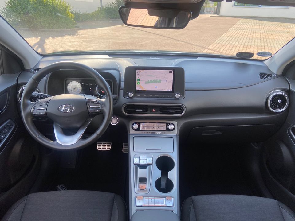 Hyundai Kona Elektro - Trend - 64 kWh Batterie - gut gepflegt in Leinfelden-Echterdingen