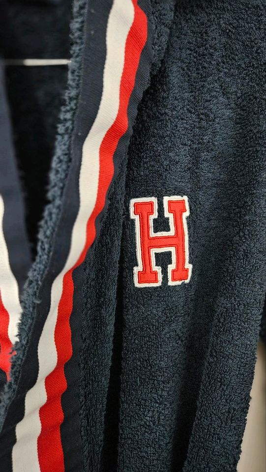 TOMMY HILFIGER Bademantel dunkelblau  Jungen Größe L in Frankfurt am Main