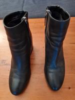 Stiefeletten Pull&Bear mit hohem Absatz, schwarz, Gr. 39 Berlin - Charlottenburg Vorschau
