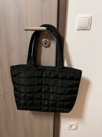 Puffer Handtasche Daunentasche im COS Quilted Bag Look Schwarz Bayern - Jandelsbrunn Vorschau