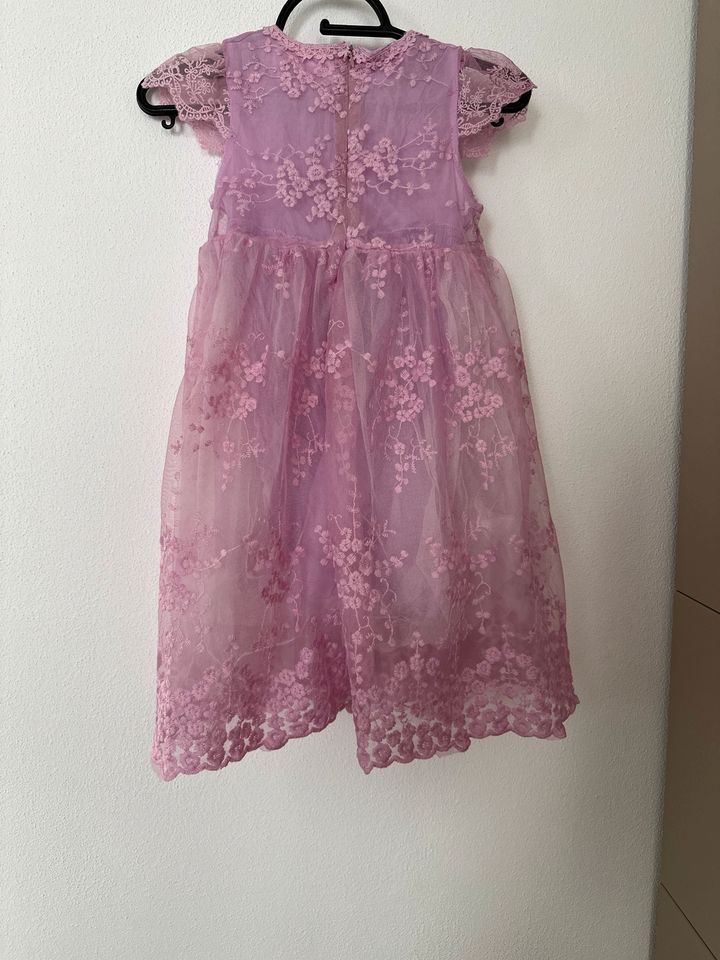 Kleid 140 Mädchen in Neuenstein