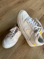 Nike Dunk Low weiß 37,5 Special Edition Schuhe Sneaker Fitness Bielefeld - Ubbedissen Vorschau
