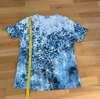 Hübsches Sommer T-Shirt v. AproductZ blau weiß geblümt 42 Wie neu Niedersachsen - Uslar Vorschau