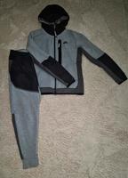 Nike Tech Fleece Anzug Frankfurt am Main - Sachsenhausen Vorschau