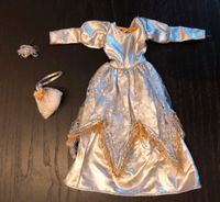 Barbie Kleid Silber Nordrhein-Westfalen - Hattingen Vorschau