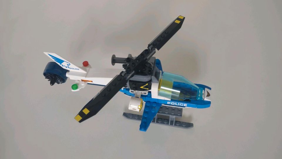 Lego City Polizei Drohnenjagd Hubschrauber 60207 in Limburgerhof