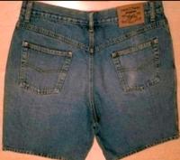 2 Jeans Shorts VINTAGE blau und beige Gr S Bayern - Großheubach Vorschau