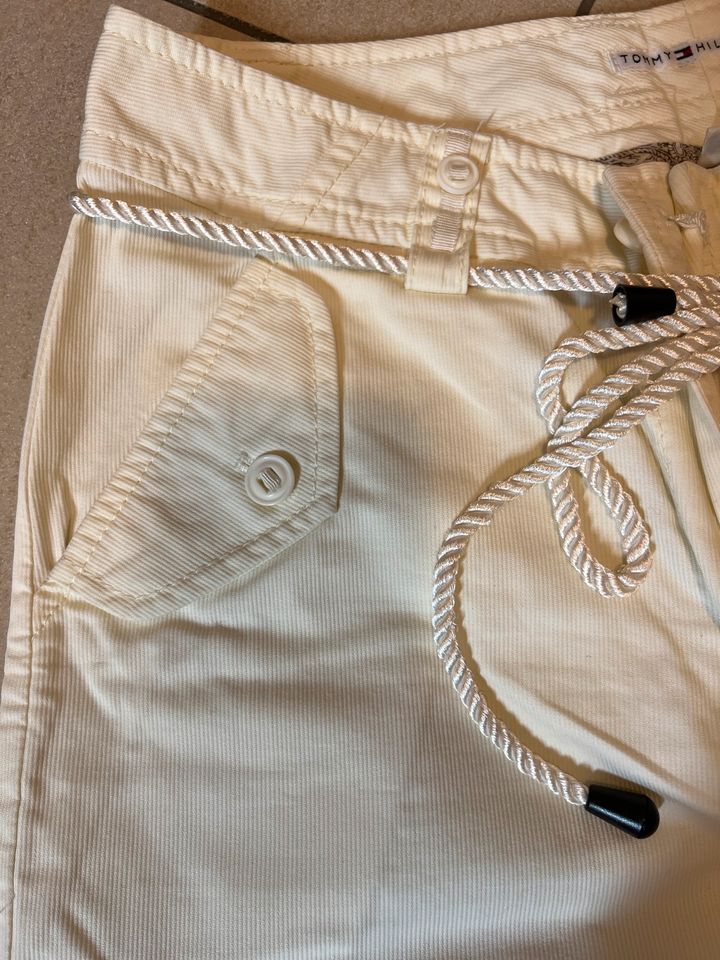 Tommy Hilfiger Hose, Short, Rock, Gr. 36 in Ratingen