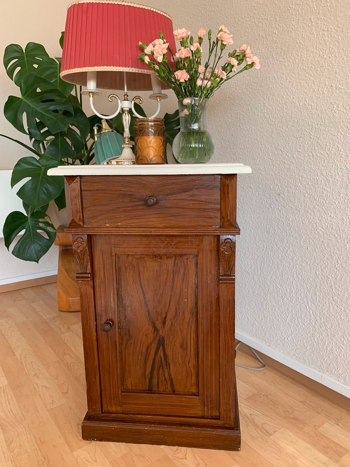 Schrank aus Holz in Eggolsheim