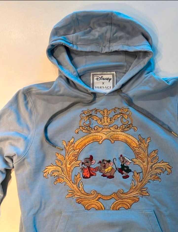 Versace x Disney S Jogginganzug/T-Shirt in Haimhausen