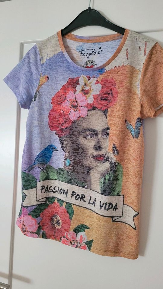 T-Shirt "Frida Kahlo" von frogbox in Frickenhausen