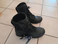 Schwarze SEK-Stiefel in Größe 44 Bayern - Landshut Vorschau