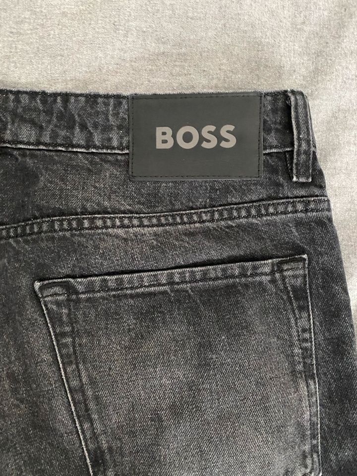 Hugo Boss Jeans W36 L32 Straight Regular Fit dunkel grau in Centrum