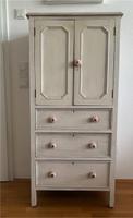 Refurbished: wunderschöner antiker Schrank mit Geschichte Bonn - Plittersdorf Vorschau