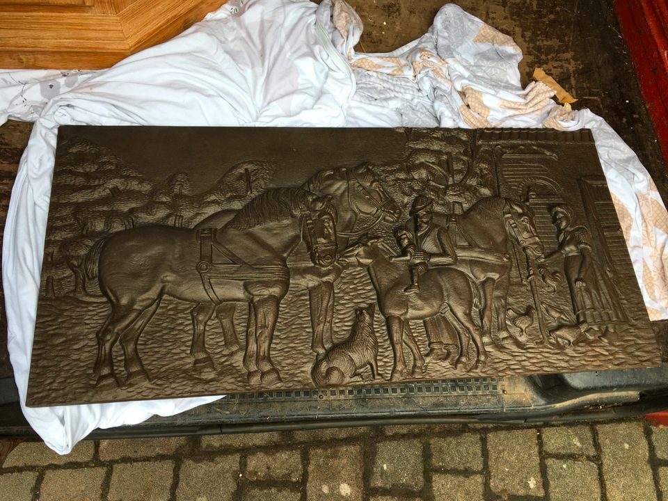 Großes Wandrelief aus Eisen Gussplatte, Eisengussbild, Bauern in Wiefelstede