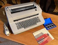 Kult Schreibmaschine: IBM Kugelkopfschreibmaschine 82 Obervieland - Habenhausen Vorschau